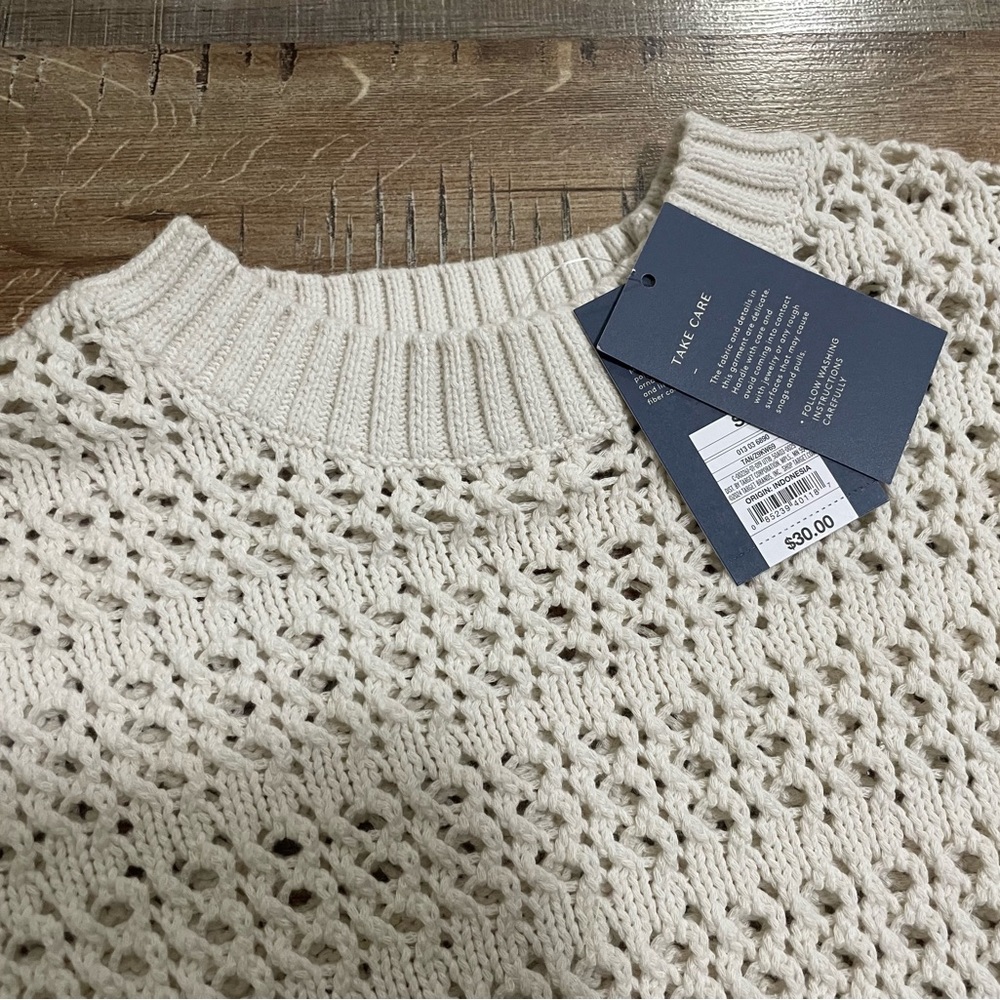NWT Target Universal Thread - Picture 2 of 3
